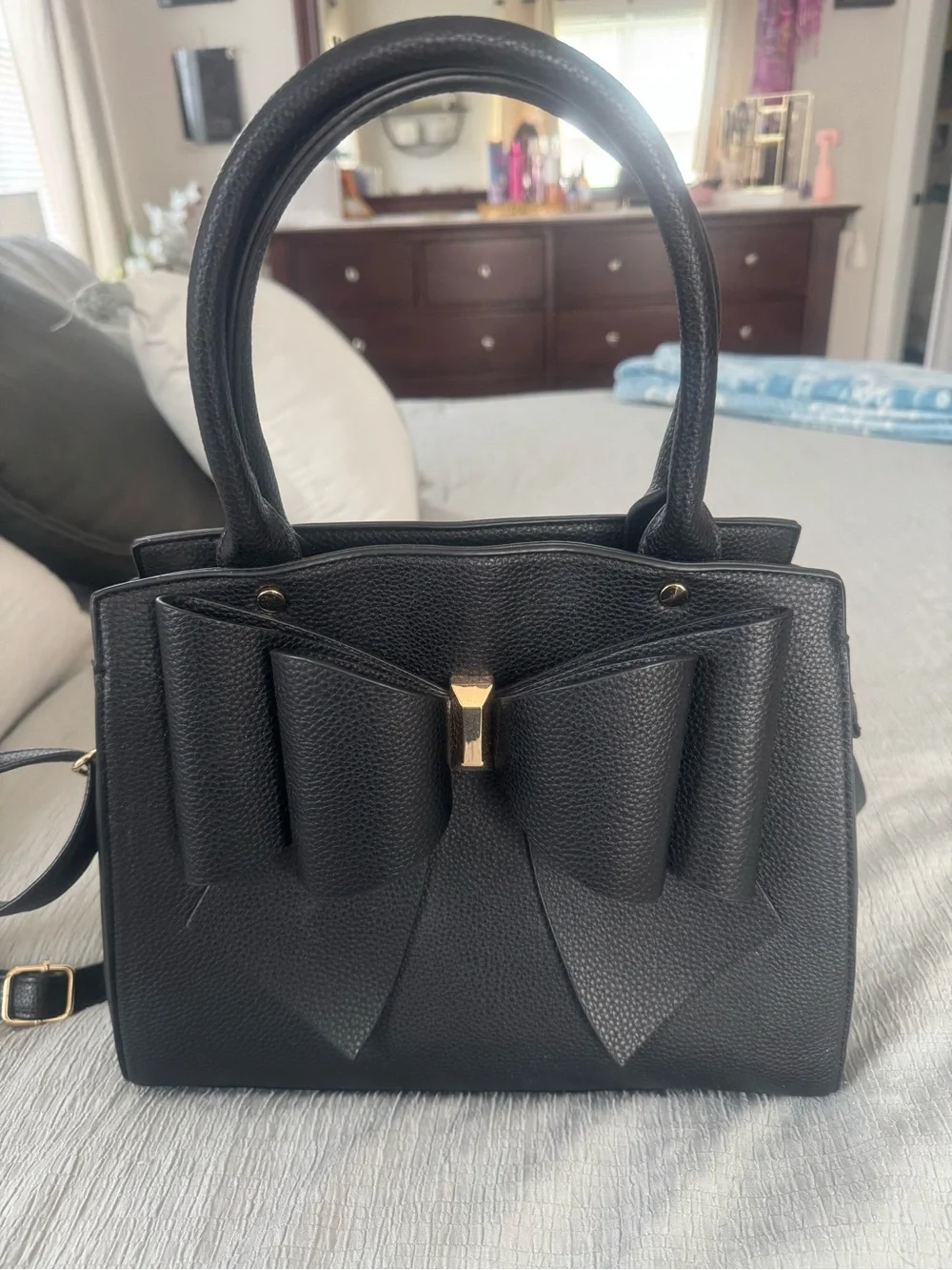 Women’s Black Bow-Accent Tote Bag